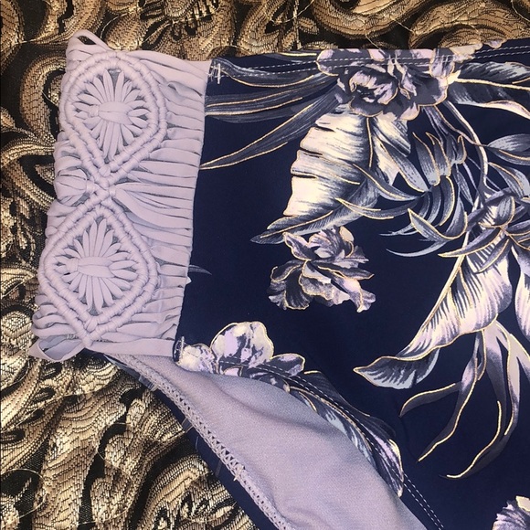 Strappy cutout swim bottoms - Picture 2 of 12